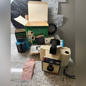 Vintage Polaroid Swinger Model 20 Camera Lot Box‎ Manuals Flashbulbs 1960s